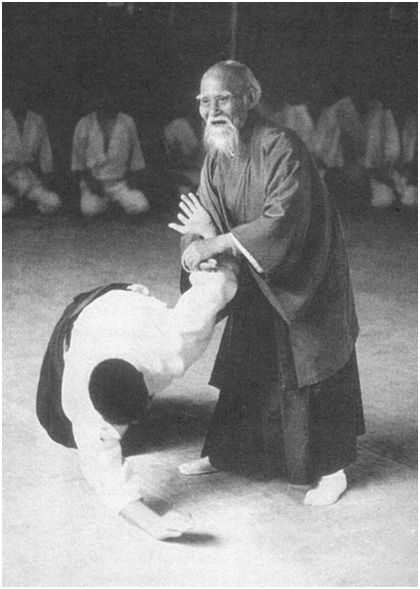 Morihei-Ueshiba-Hands-Tech